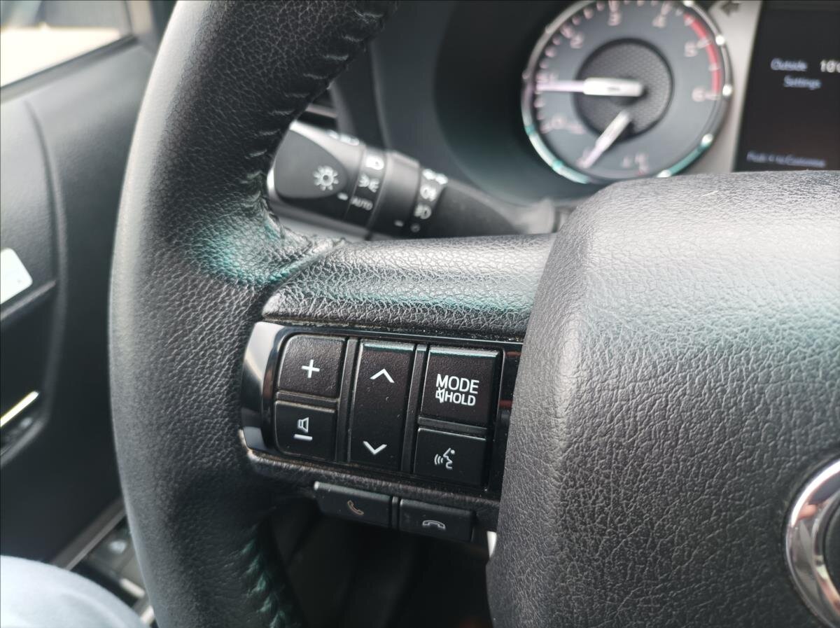 Toyota Hilux Pick-up 2,4 l 110 kw