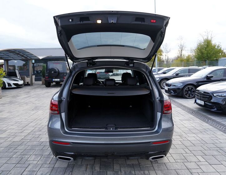 Mercedes-Benz GLC 11