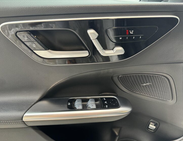 Mercedes-Benz Třídy C Sedan / Limuzína 2,0 l 147 kw