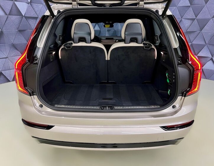 Volvo XC90 SUV / Terénní 2,0 l 335 kw