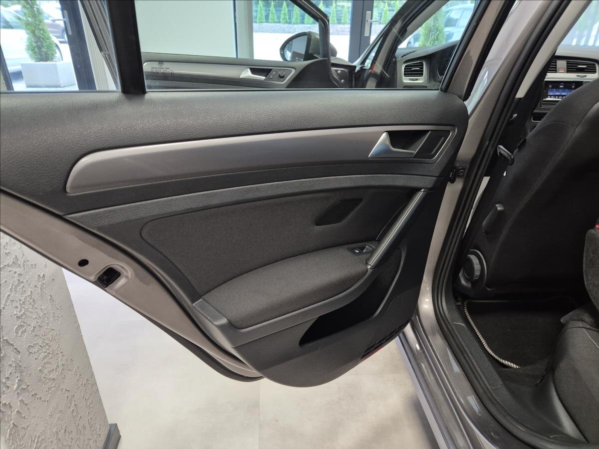 Volkswagen Golf Hatchback 1,2 l 81 kw