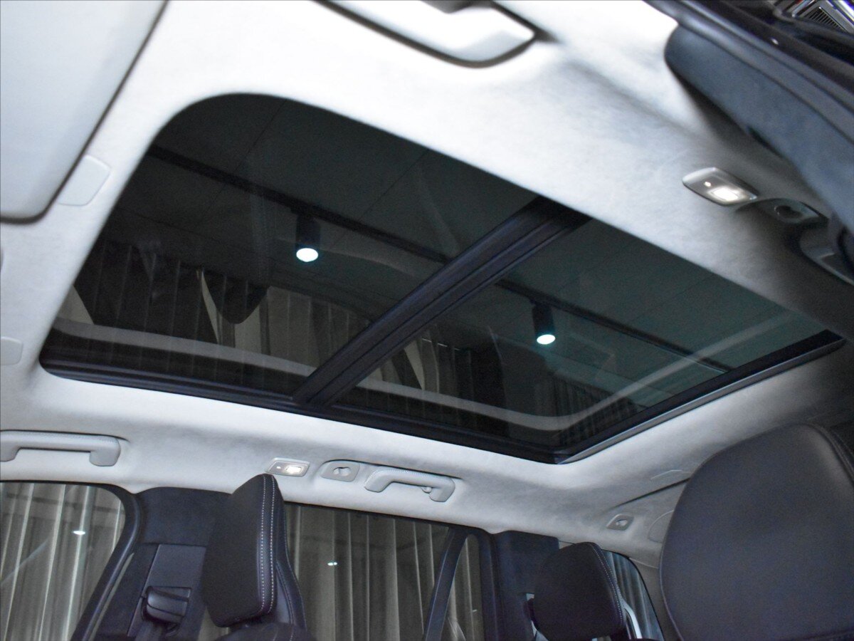 Volvo XC90 SUV / Terénní 2,0 l 228 kw