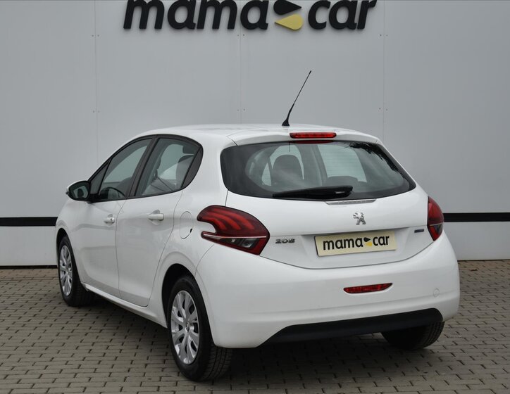 Peugeot 208 Hatchback 1,2 l 60 kw