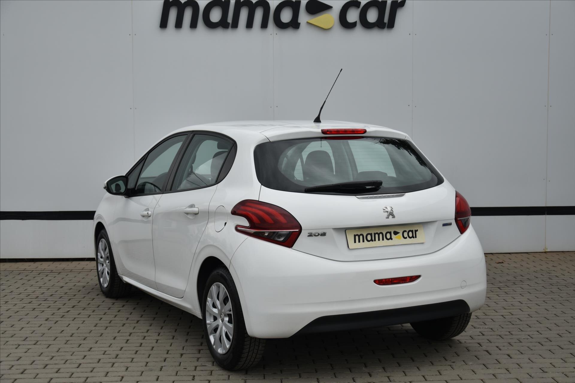 Peugeot 208 Hatchback 1,2 l 60 kw