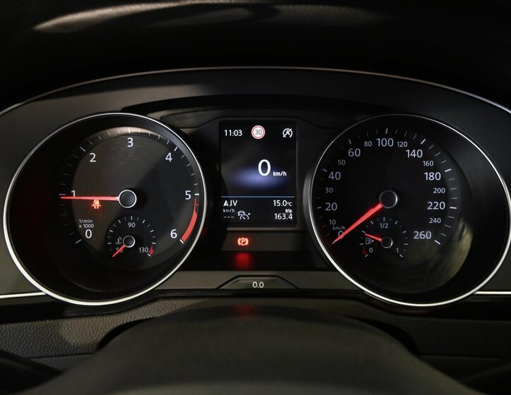 Volkswagen Passat 16