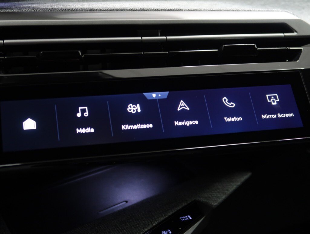 Peugeot 3008 SUV / Terénní 1,2 l 100 kw