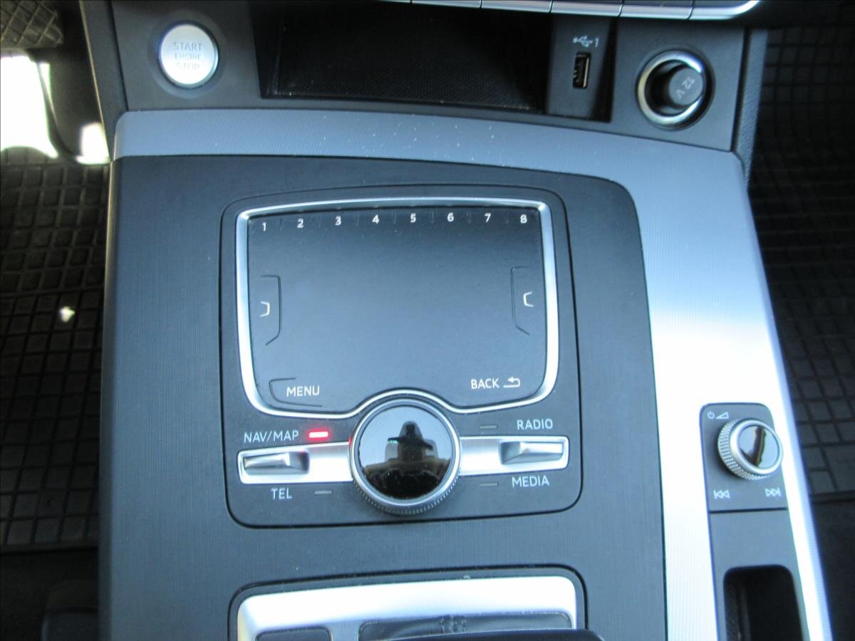 Audi Q5 SUV / Terénní 2,0 l 140 kw