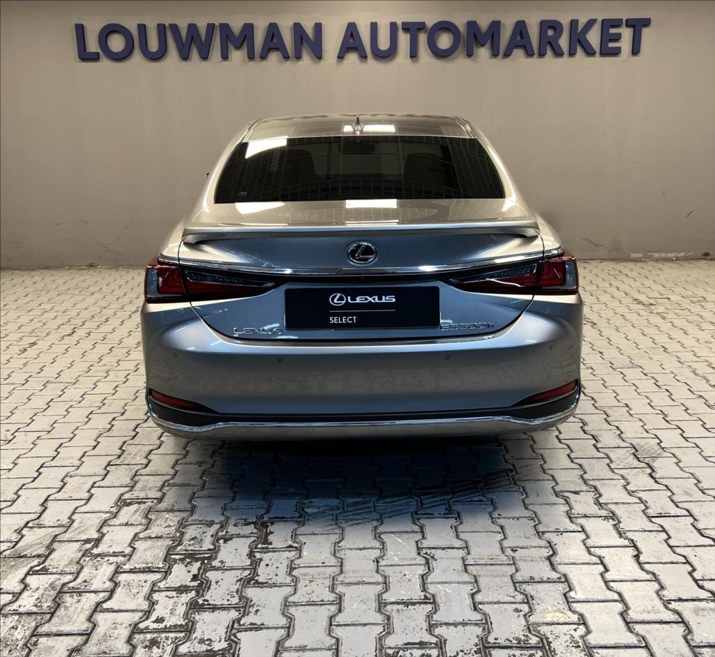 Lexus ES 300h Sedan 2,5 l 160 kw