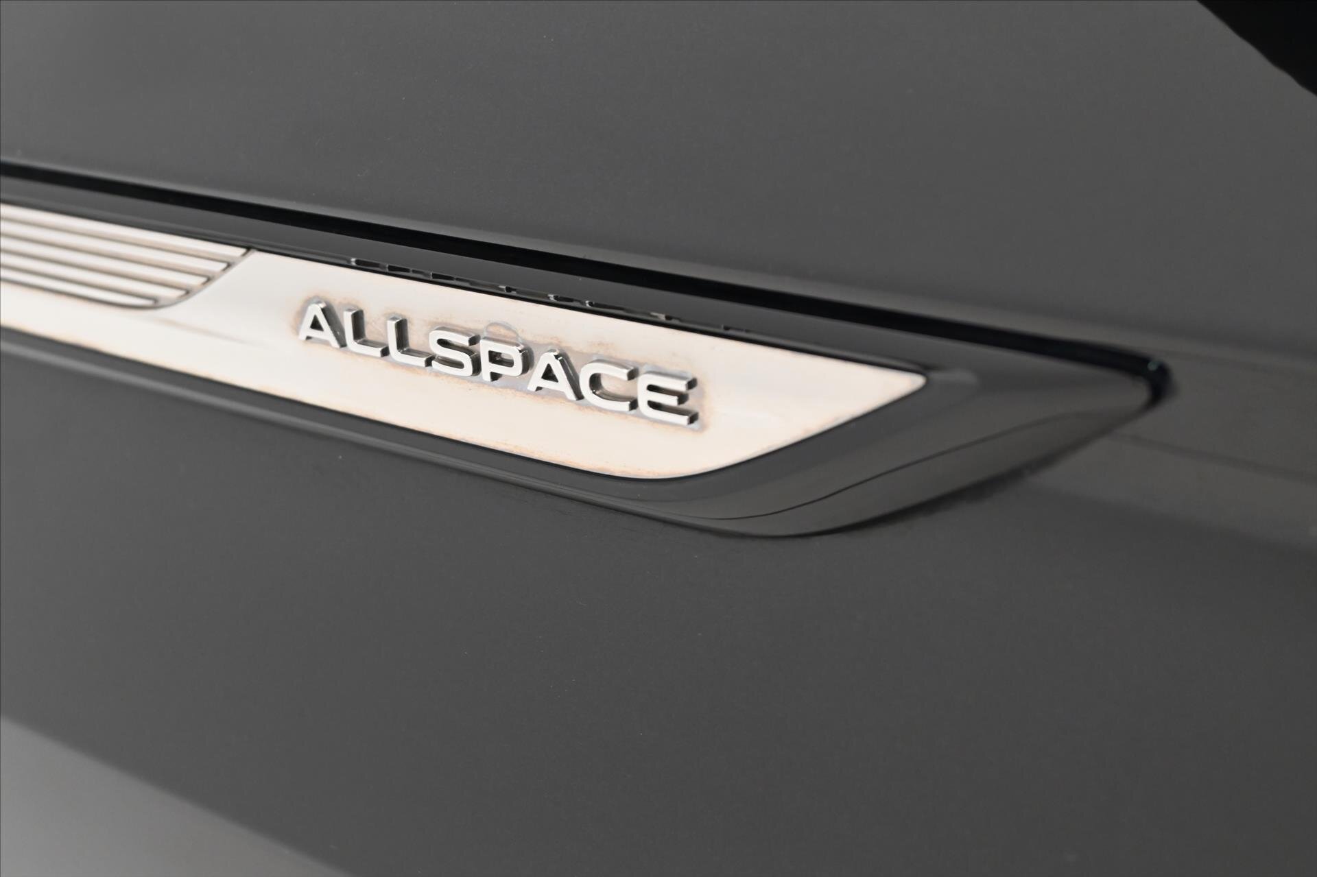 Volkswagen Tiguan Allspace SUV / Terénní 2,0 l 147 kw