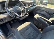 Volkswagen Caravelle 22