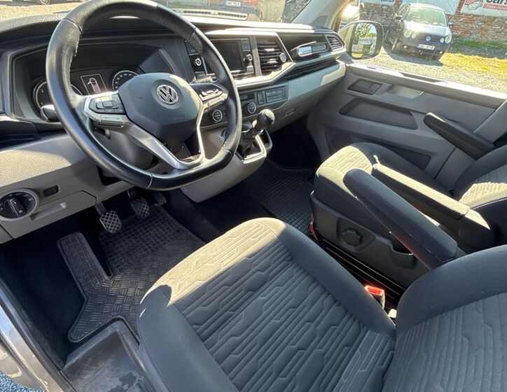 Volkswagen Caravelle 22