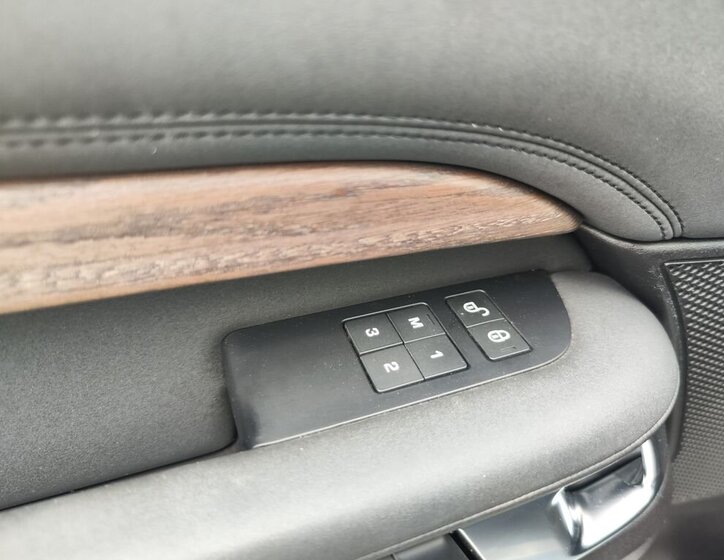 Land Rover Discovery SUV / Terénní 3,0 l 190 kw