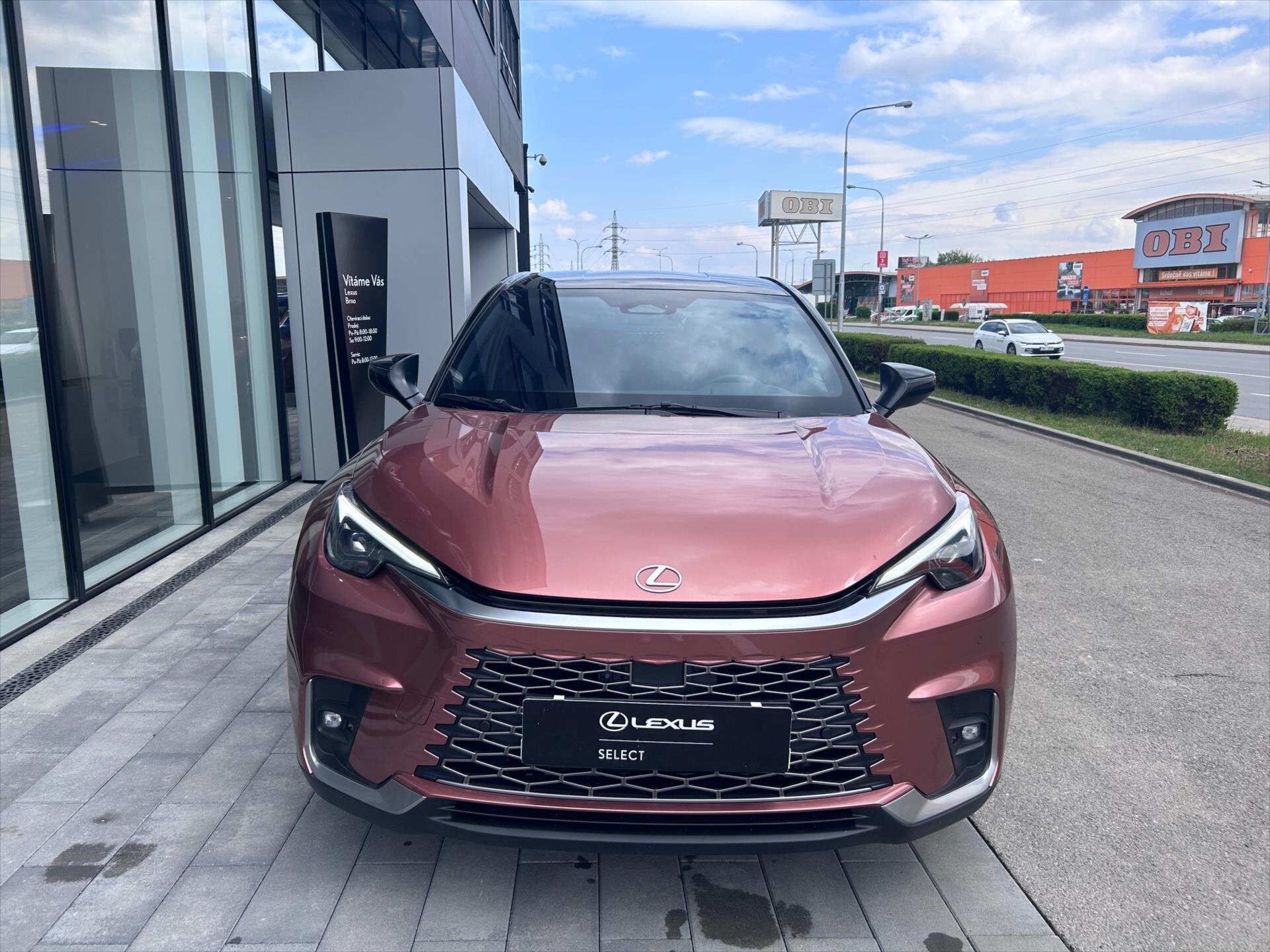 Lexus LBX SUV / Terénní 1,5 l 100 kw