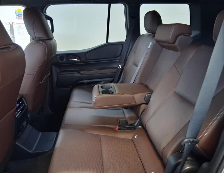 Toyota Land Cruiser SUV 2,8 l 151 kw