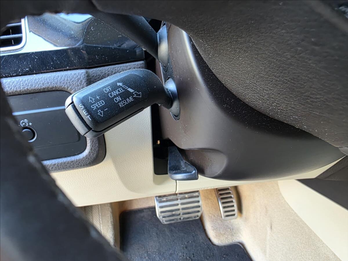 Volkswagen Touareg SUV / Terénní 4,1 l 250 kw