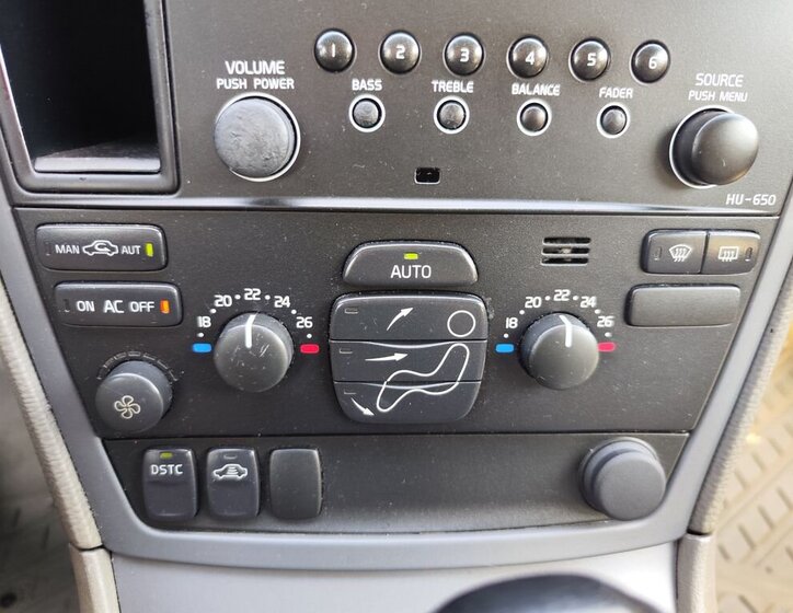 Volvo XC70 Kombi 2,4 l 120 kw