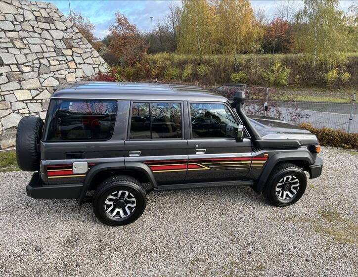 Toyota Land Cruiser 8