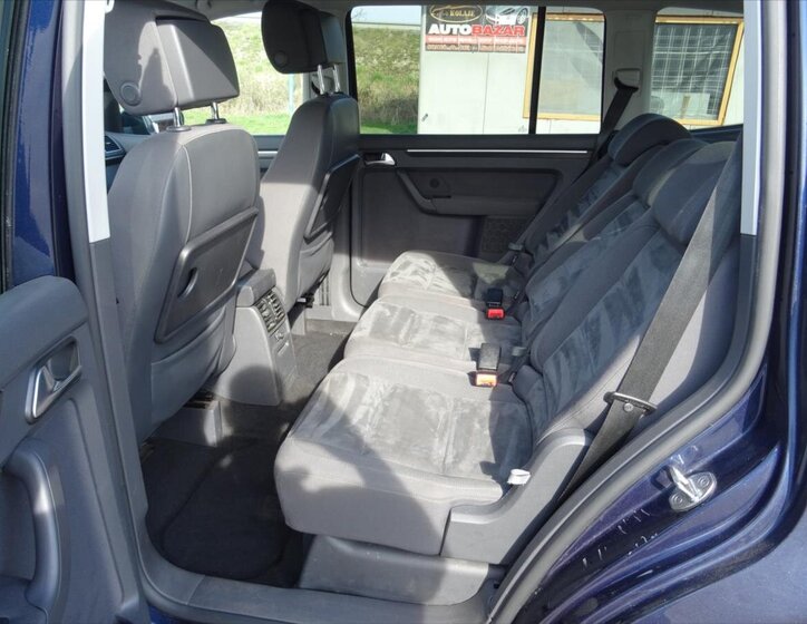 Volkswagen Touran MPV 1,2 l 77 kw