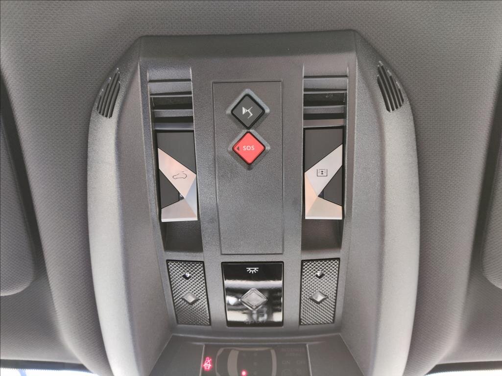 DS Automobiles DS7 Crossback SUV / Terénní 1,6 l 133 kw