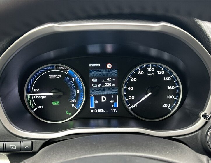 Mitsubishi Eclipse Cross Kombi 2,4 l 138 kw