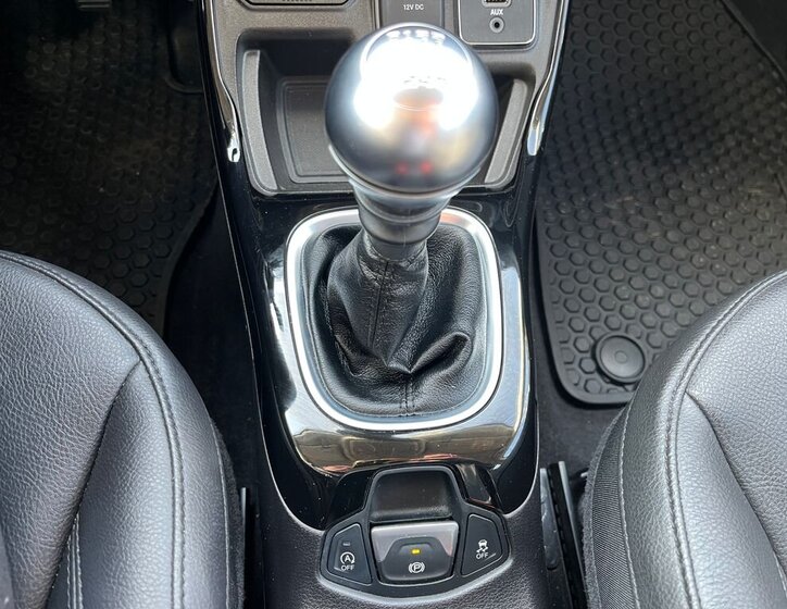 Jeep Compass SUV / Terénní 1,3 l 96 kw