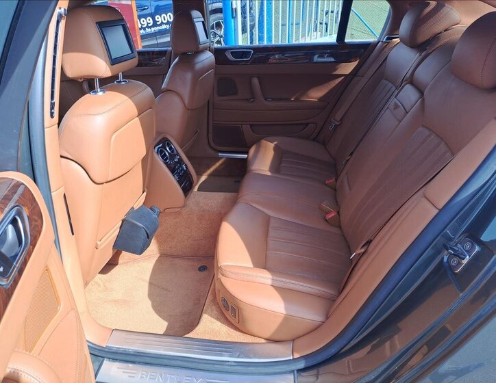 Bentley Flying Spur Sedan / Limuzína 6,0 l 412 kw