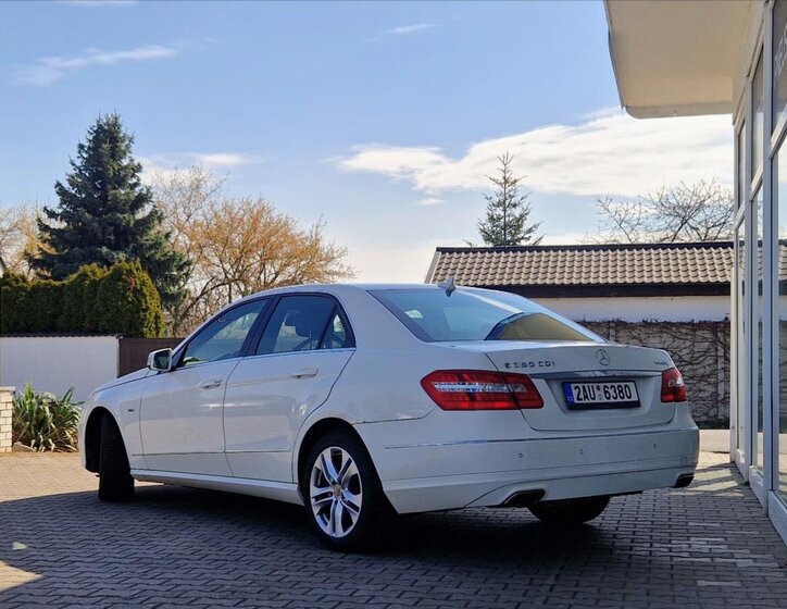 Mercedes-Benz Třídy E Sedan / Limuzína 3,0 l 195 kw