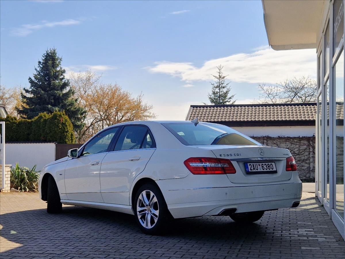 Mercedes-Benz Třídy E Sedan / Limuzína 3,0 l 195 kw