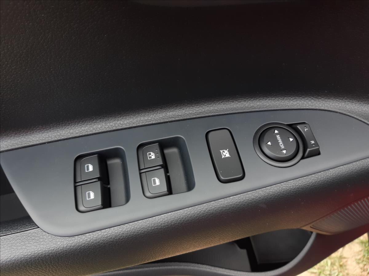 KIA Stonic SUV 1,2 l 58 kw