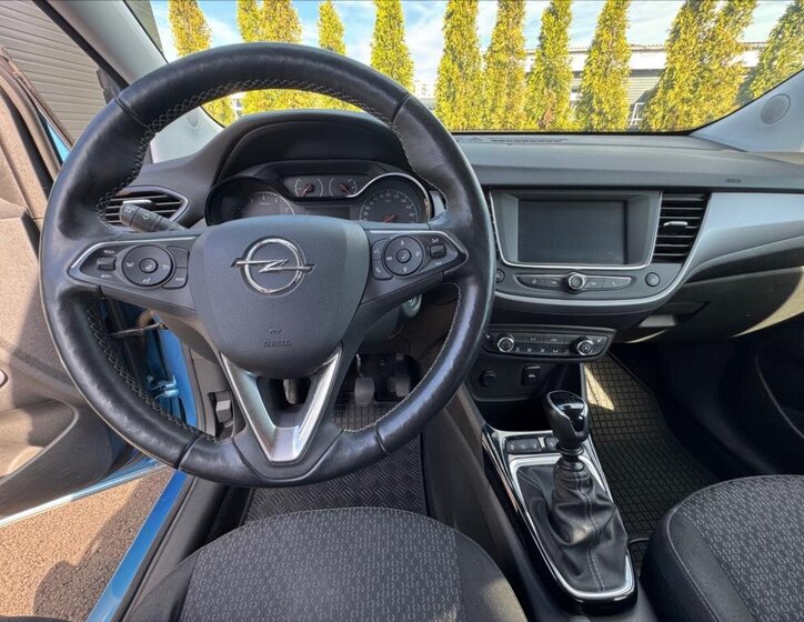 Opel Crossland SUV / Terénní 1,2 l 81 kw