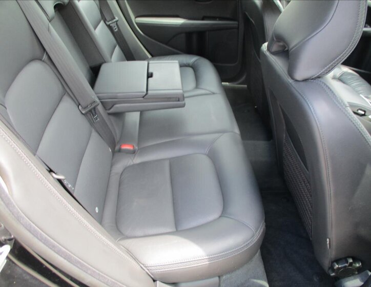 Volvo XC70 Kombi 2,4 l 133 kw