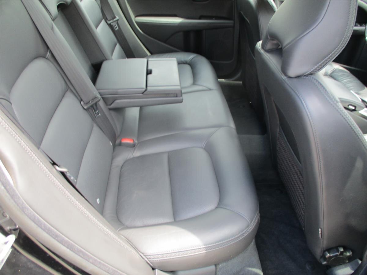 Volvo XC70 Kombi 2,4 l 133 kw