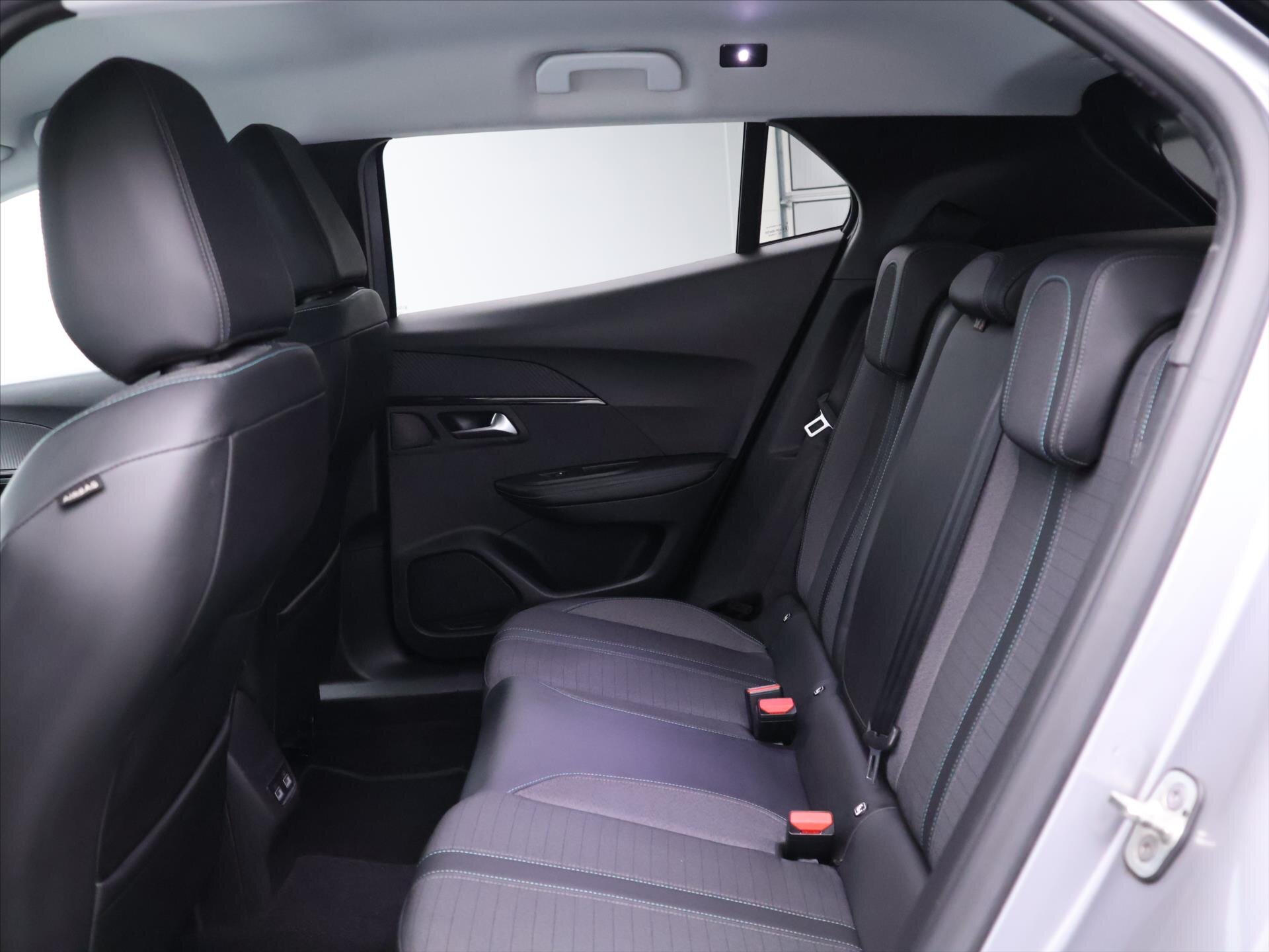 Peugeot 2008 SUV 1,2 l 74 kw