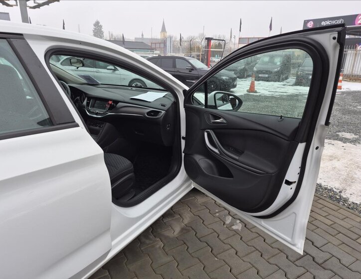 Opel Astra Hatchback 999,0 77 kw