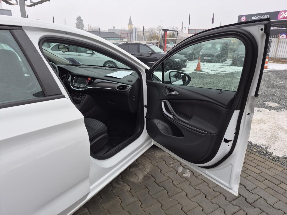 Opel Astra Hatchback 999,0 77 kw