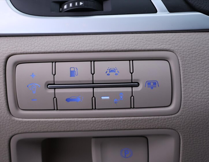 Hyundai Genesis Sedan 3,8 l 232 kw