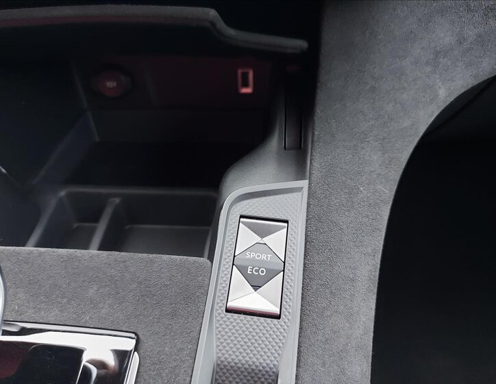 DS Automobiles DS7 Crossback SUV / Terénní 1,6 l 133 kw