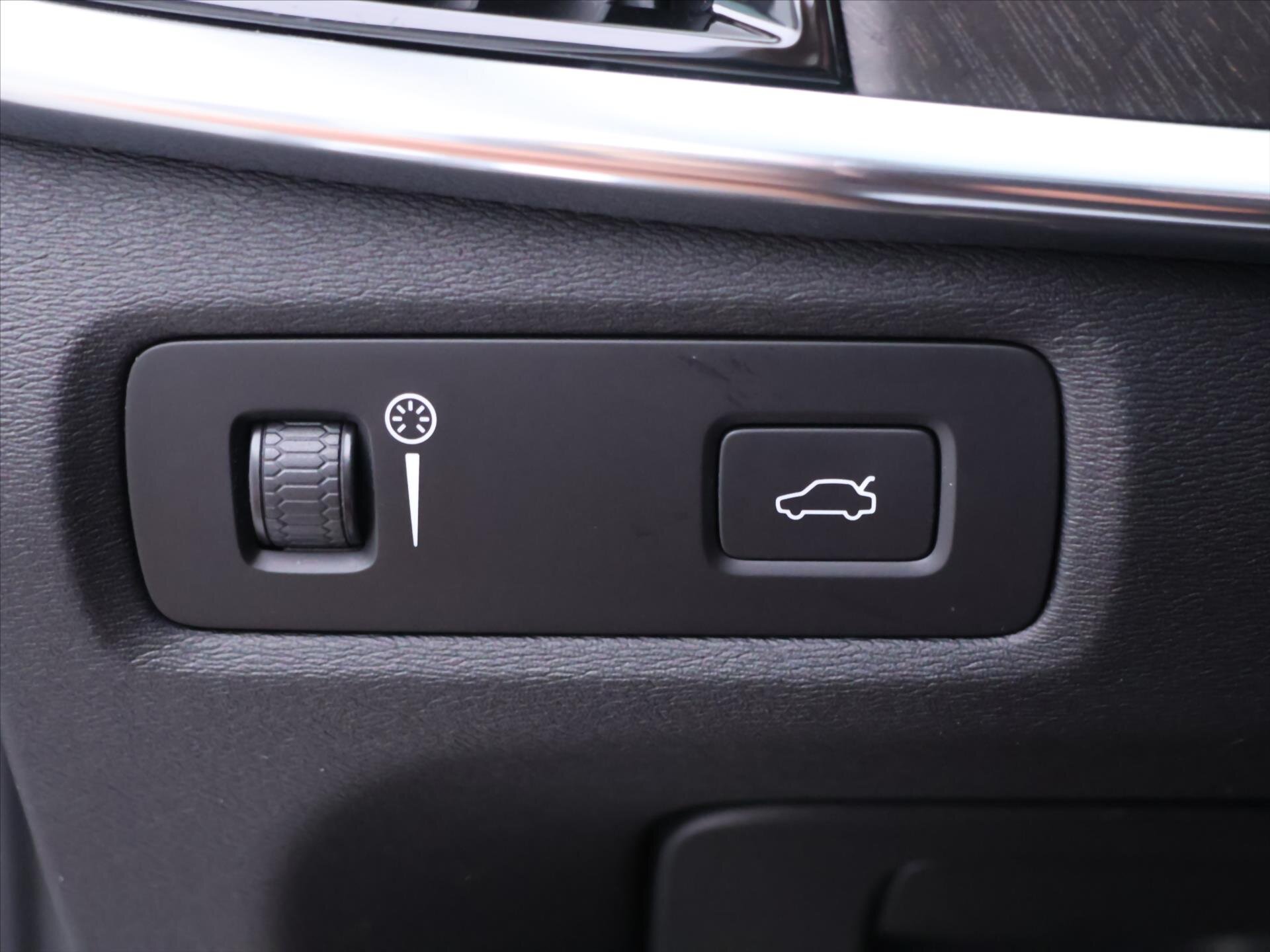 Volvo V90 Kombi 2,0 l 147 kw