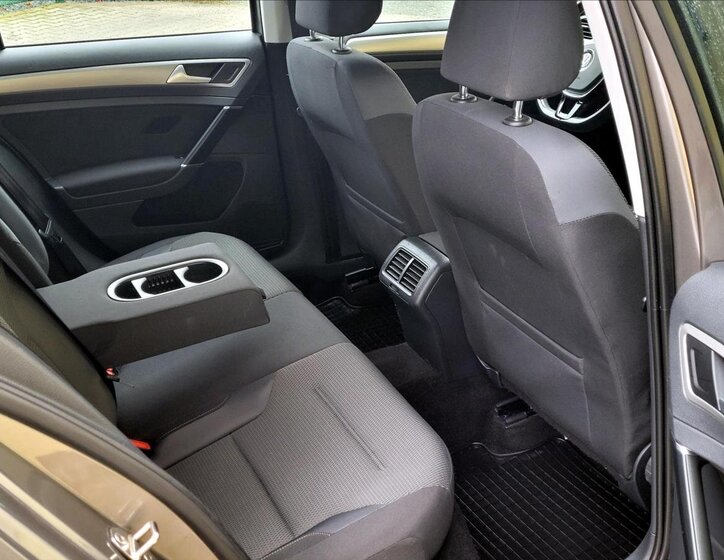 Volkswagen Golf Kombi 1,6 l 81 kw