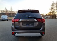 Mitsubishi Outlander SUV 2,4 l 165 kw