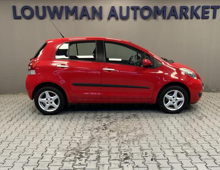 Toyota Yaris 14