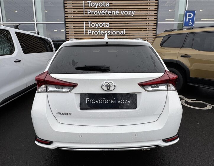 Toyota Auris Kombi 1,6 l 97 kw