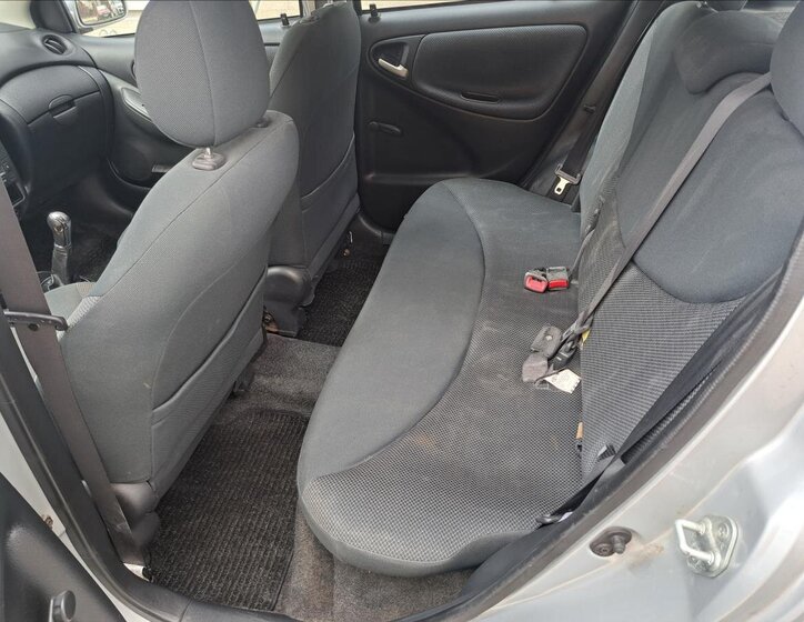 Toyota Yaris Hatchback 1,4 l 55 kw