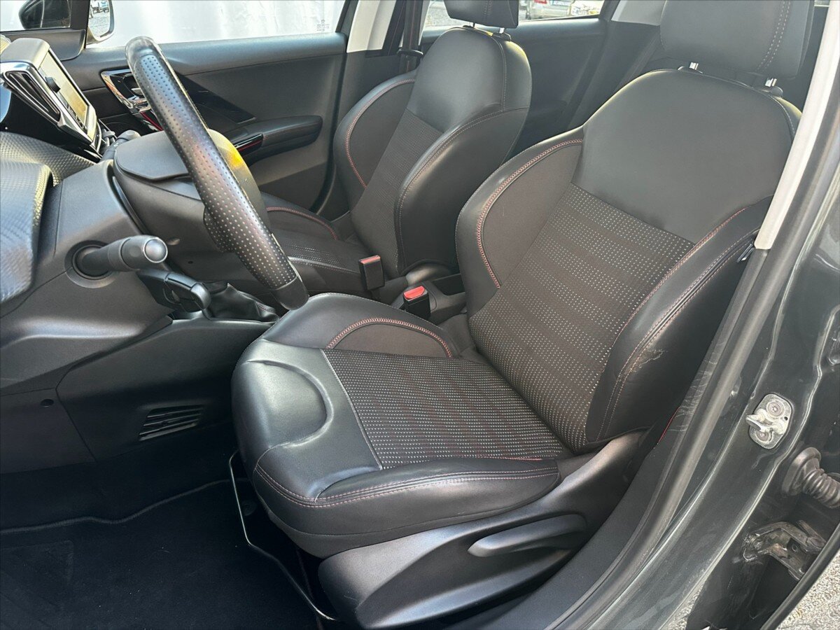 Peugeot 208 Hatchback 1,2 l 81 kw