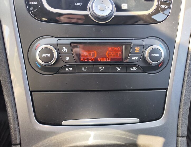 Ford Mondeo Kombi 1,6 l 118 kw