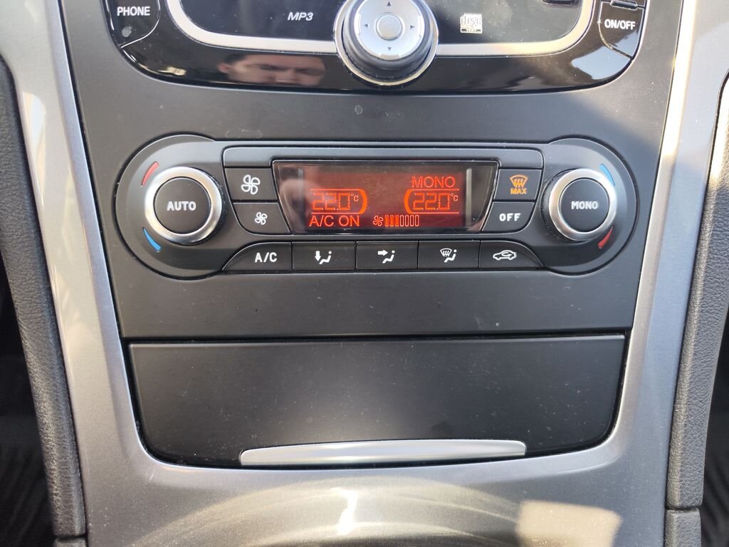 Ford Mondeo Kombi 1,6 l 118 kw