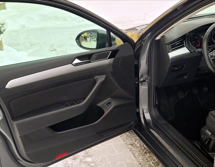 Volkswagen Passat Kombi 1,6 l 88 kw