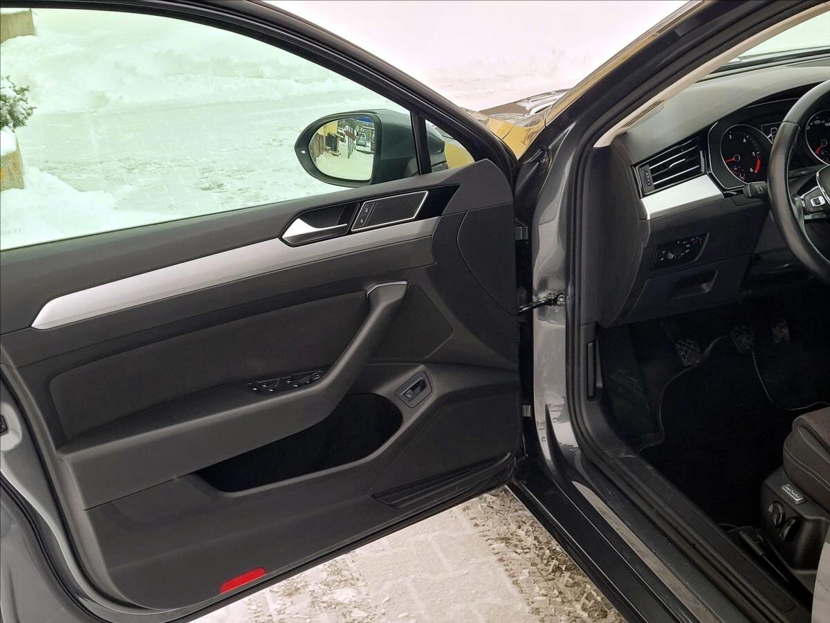 Volkswagen Passat Kombi 1,6 l 88 kw