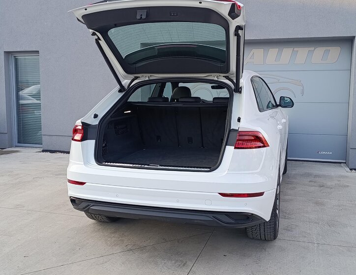 Audi Q8 SUV / Terénní 3,0 l 210 kw