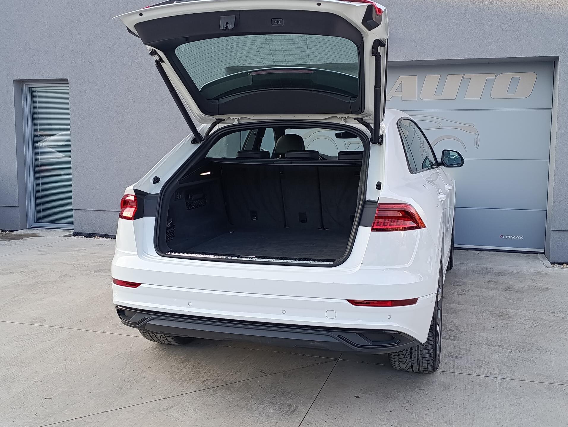 Audi Q8 SUV / Terénní 3,0 l 210 kw